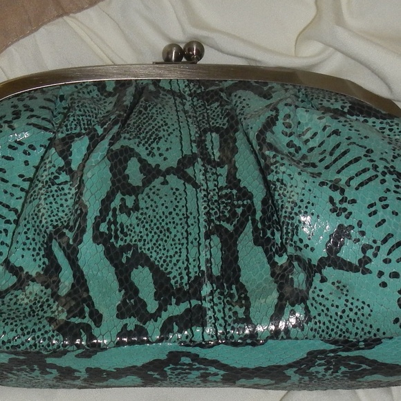 Kenneth Cole REACTION Snake-Skin Print Clutch - Picture 5 of 5